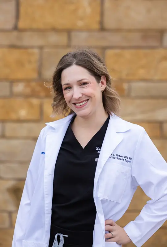 Dr. Lindsay Graves